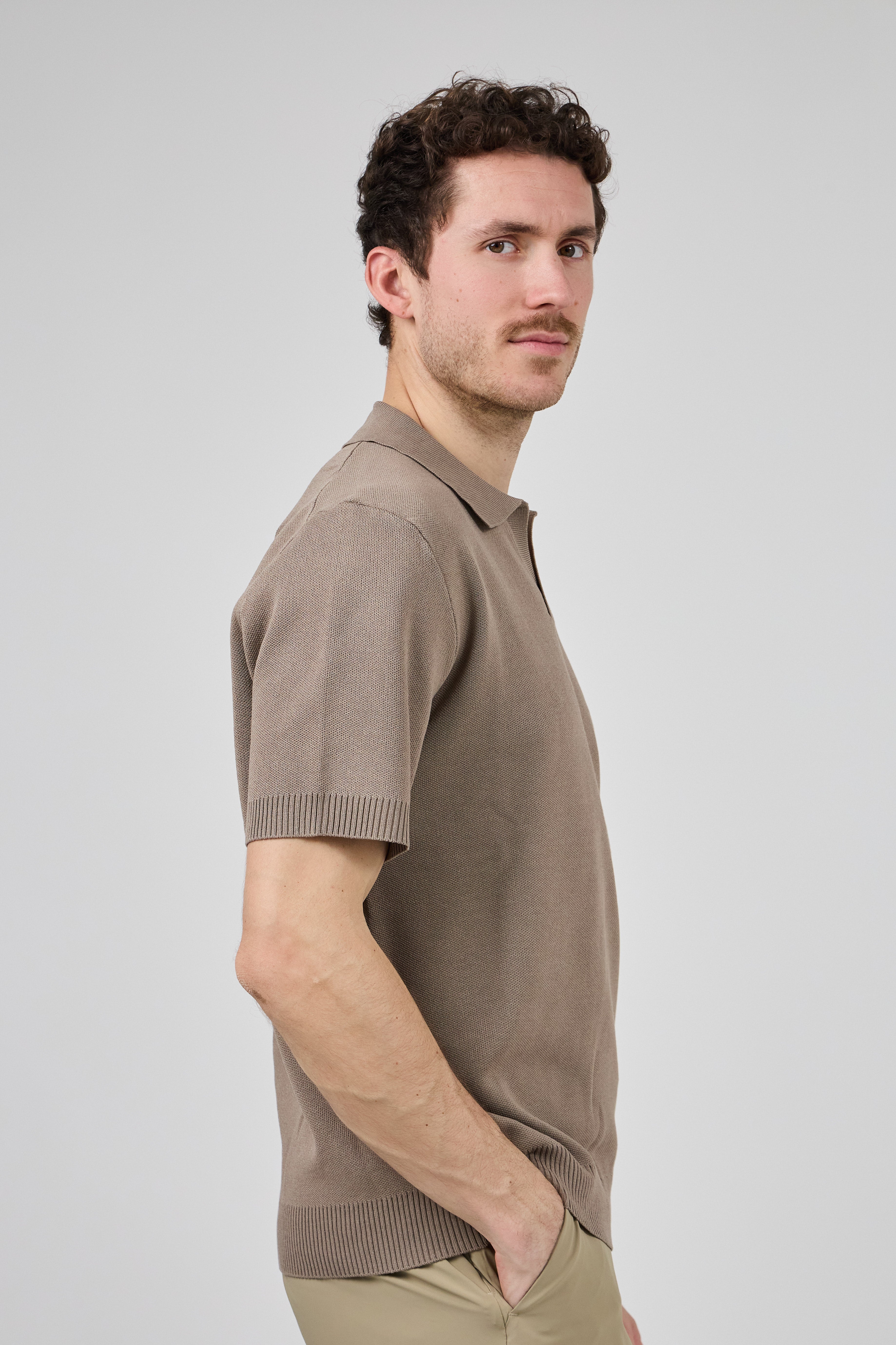 Polo tricoté à manches courtes