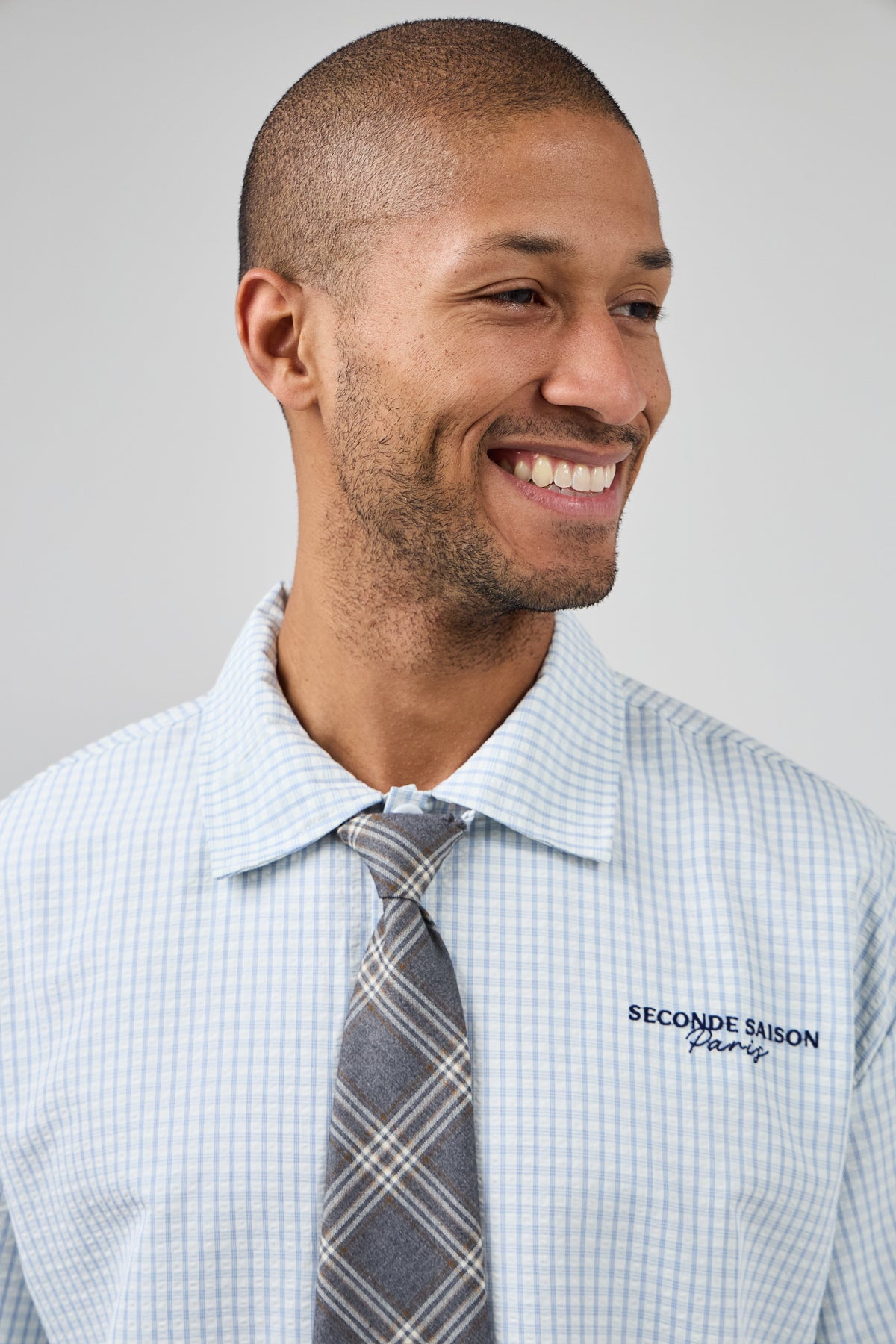 Chemise Oversize à Carreaux avec Cravate – Urban College