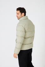 Men's quilted down jacket with relief