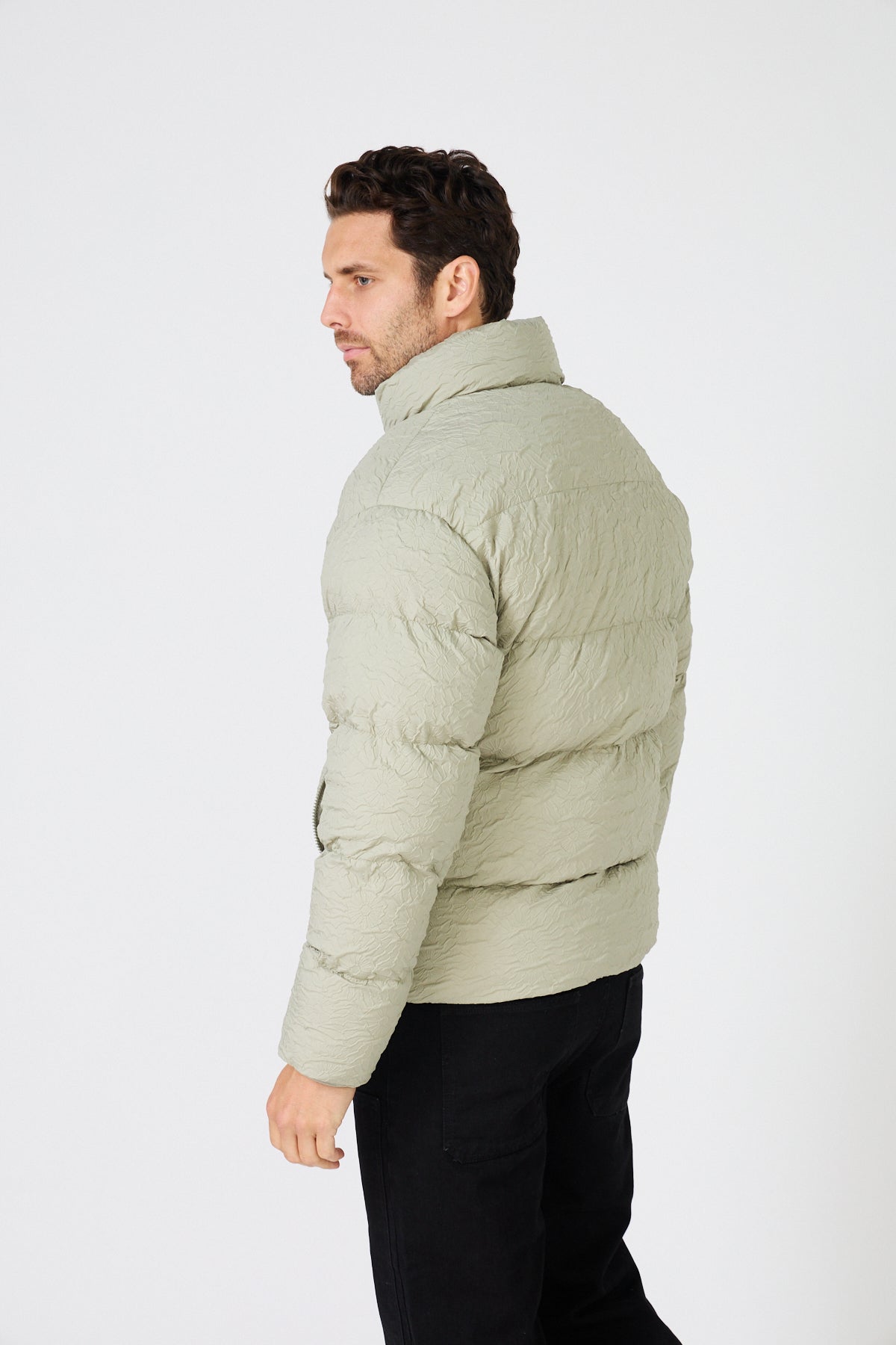 Men's quilted down jacket with relief