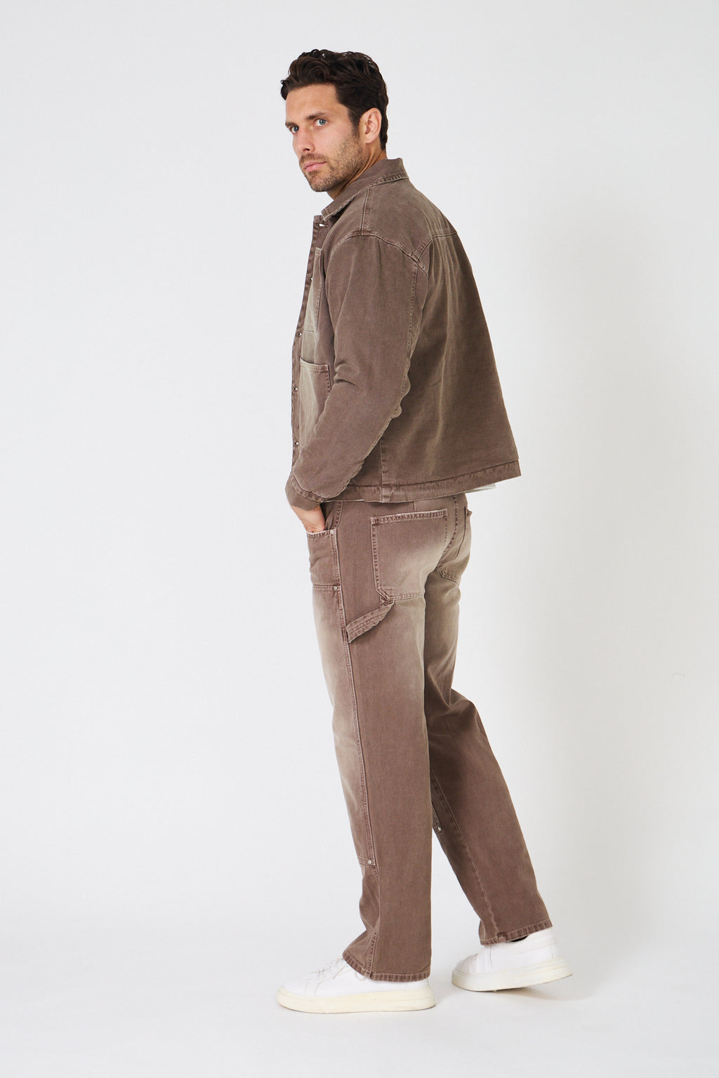 Veste et pantalon en jean délavé effet marron vieilli– Ensemble