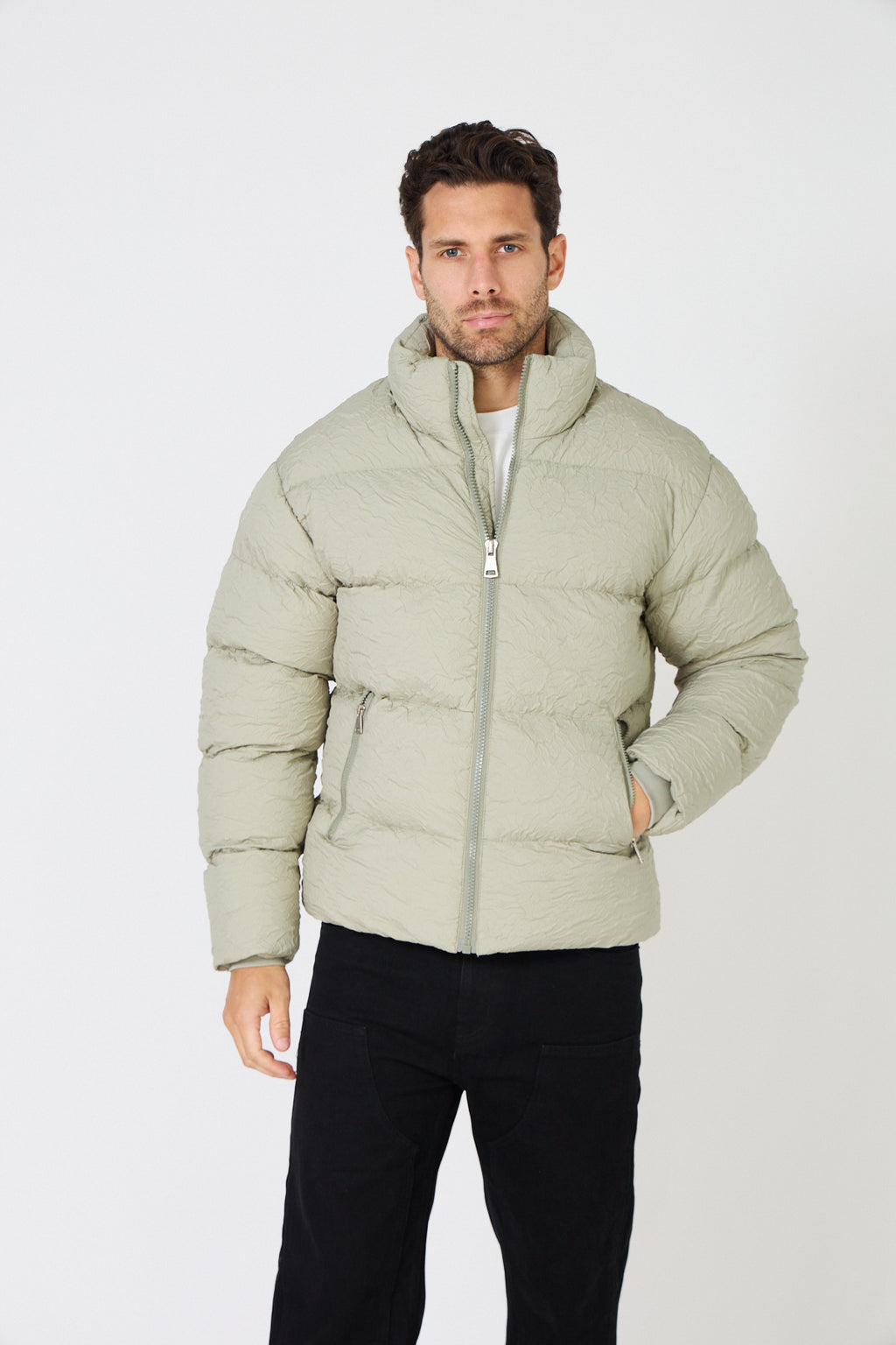 Men's quilted down jacket with relief