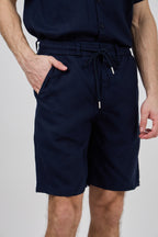 Short homme à taille élastique en lin avec cordon de serrage