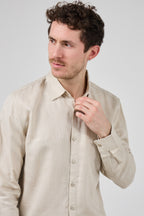 Chemise en lin à Manches Longues Coupe Moderne Boutonnée