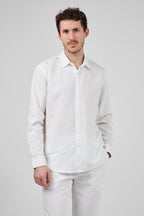 Chemise en lin à Manches Longues Coupe Moderne Boutonnée