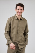 Chemise en lin à Manches Longues Coupe Moderne Boutonnée