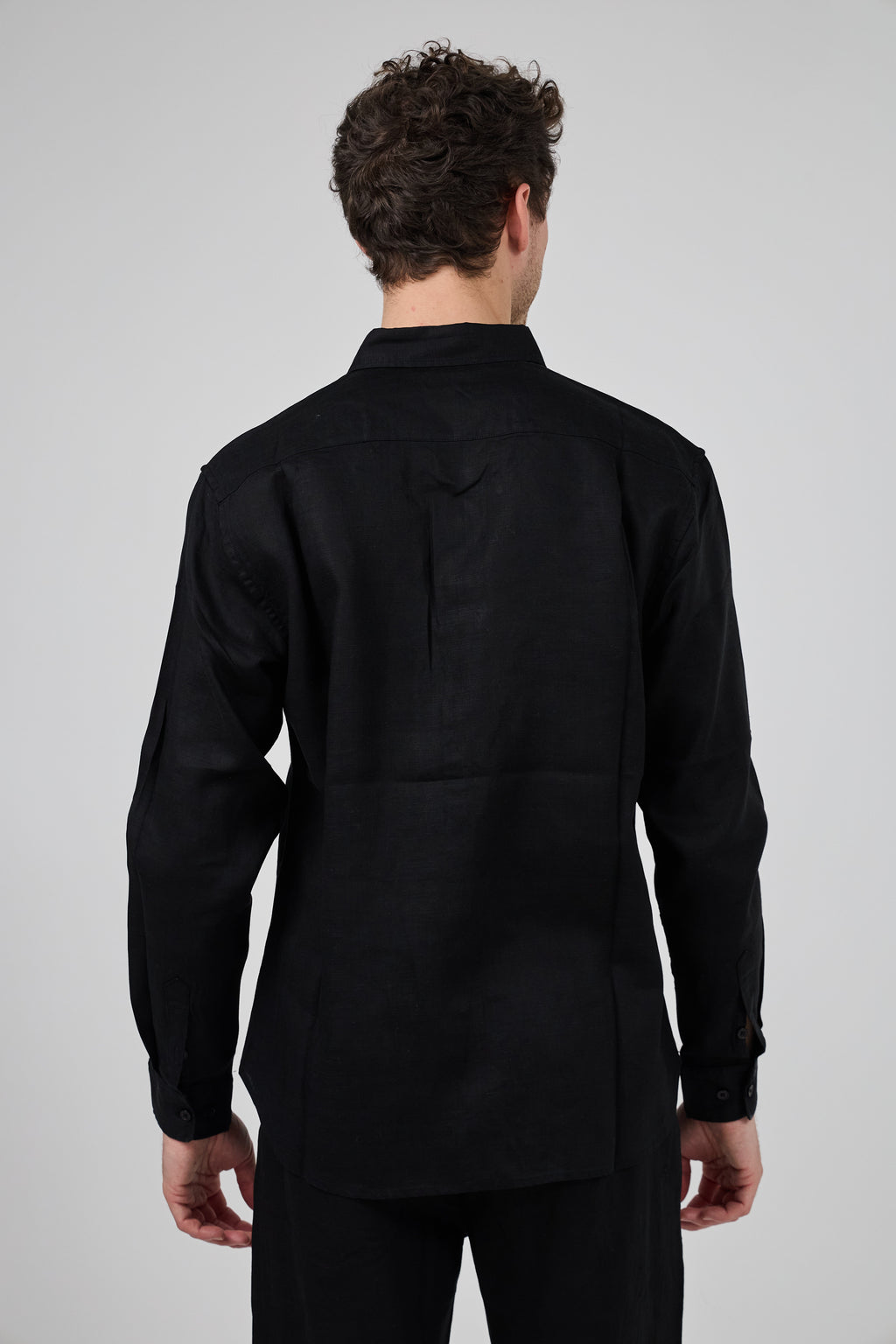 Chemise en lin à Manches Longues Coupe Moderne Boutonnée