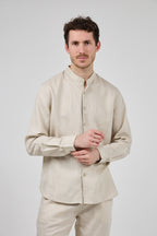 Chemise en Lin à Col Officier Boutonnée