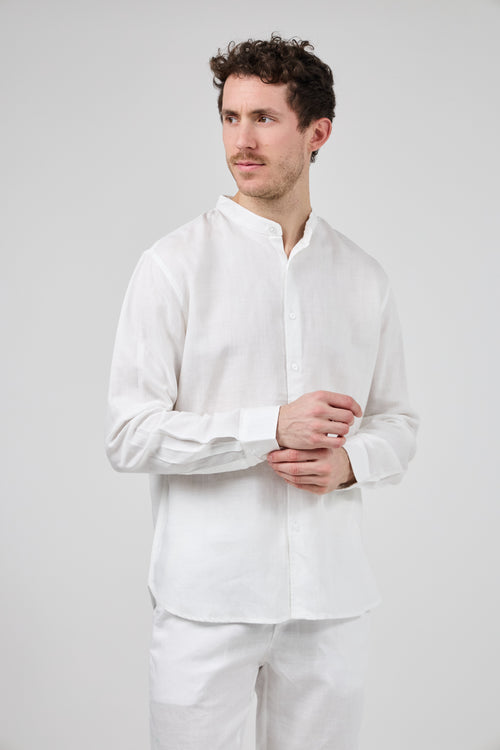 Chemise en Lin à Col Officier Boutonnée