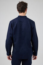 Chemise en Lin à Col Officier Boutonnée