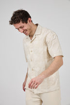 Chemise en lin à manches courtes avec motif discret