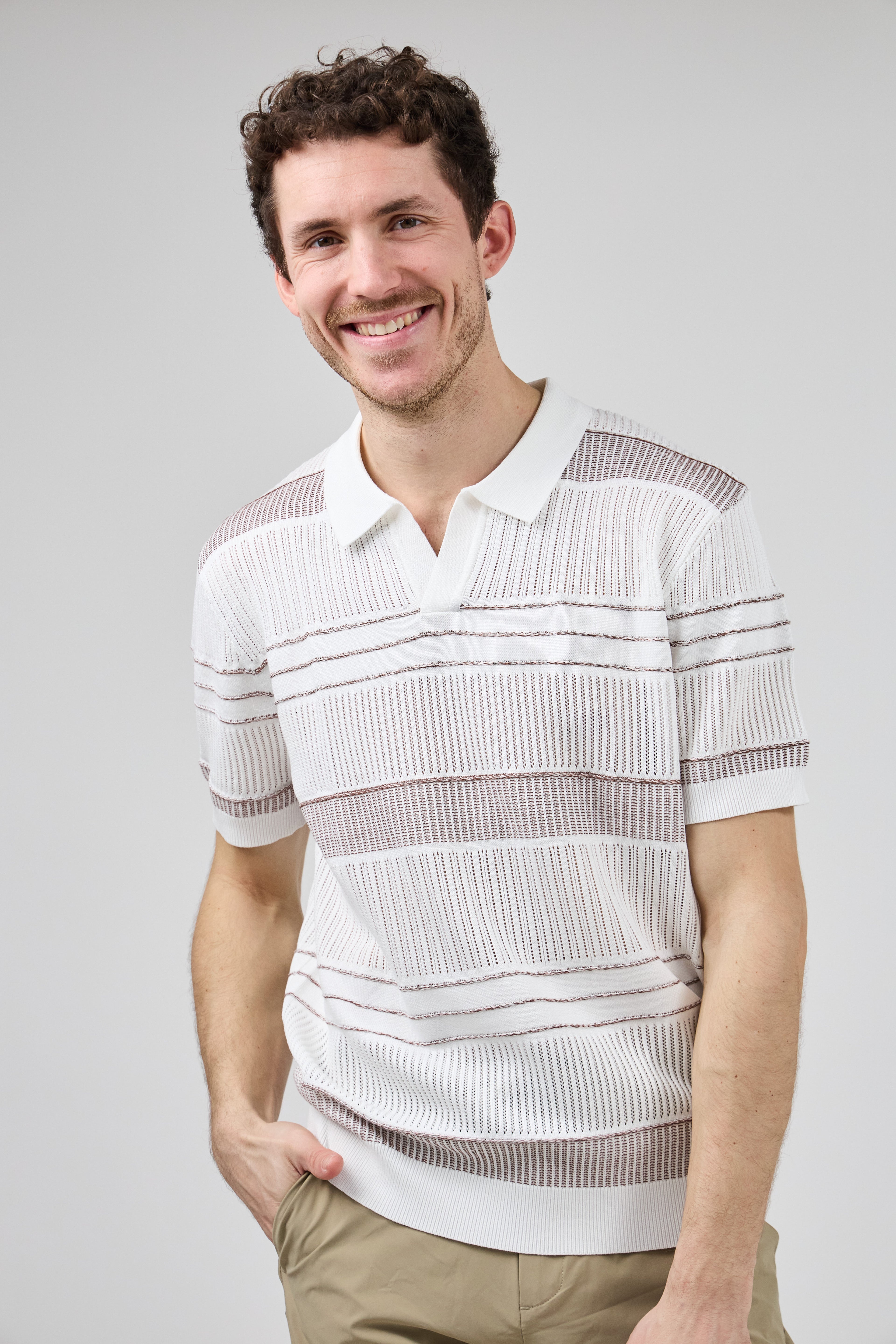 Polo homme à manches courtes avec motif rayé et col classique