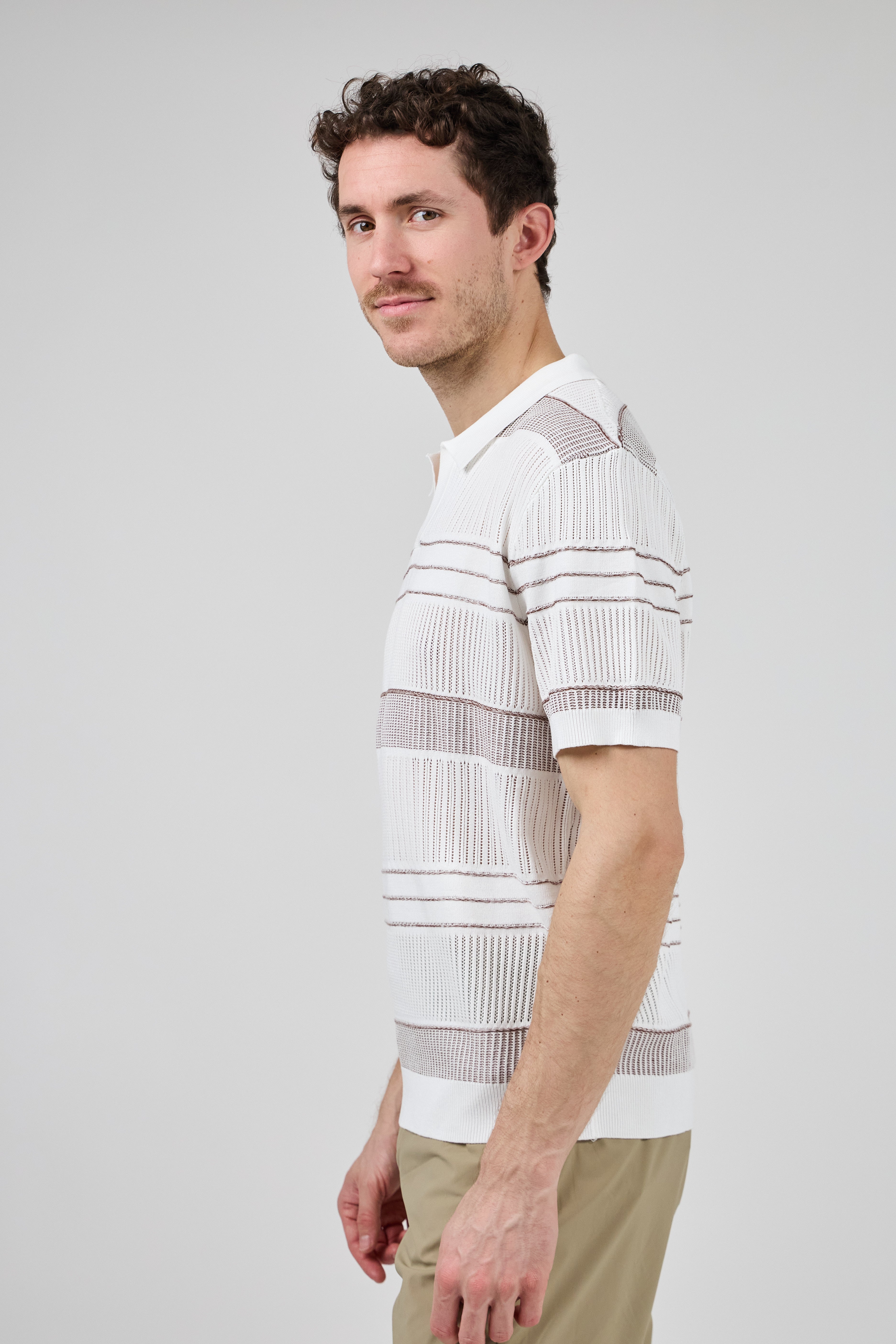 Polo homme à manches courtes avec motif rayé et col classique