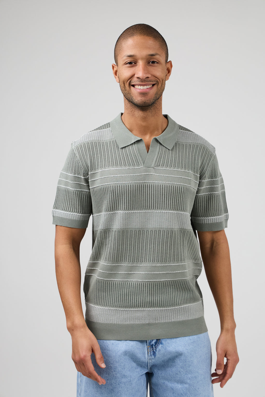 Polo homme à manches courtes avec motif rayé et col classique
