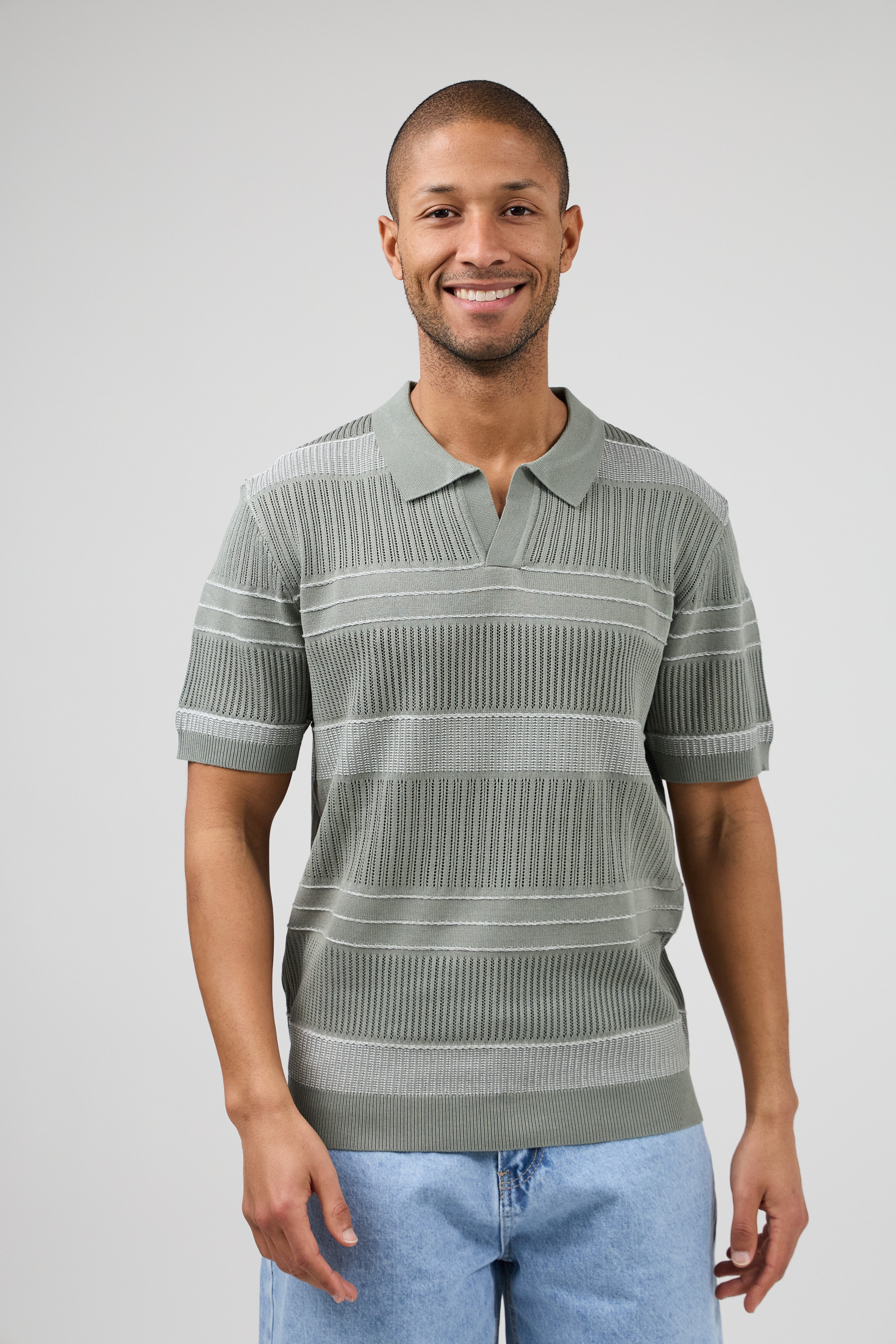 Polo homme à manches courtes avec motif rayé et col classique