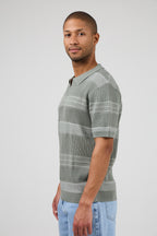 Polo homme à manches courtes avec motif rayé et col classique