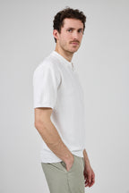 Polo en maille homme à manches courtes avec texture verticale élégante