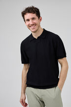 Polo en maille homme à manches courtes avec texture verticale élégante