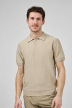 Polo en maille homme à manches courtes avec texture verticale élégante