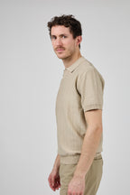 Polo en maille homme à manches courtes avec texture verticale élégante