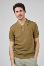 Polo homme à manches courtes au design texturé élégant