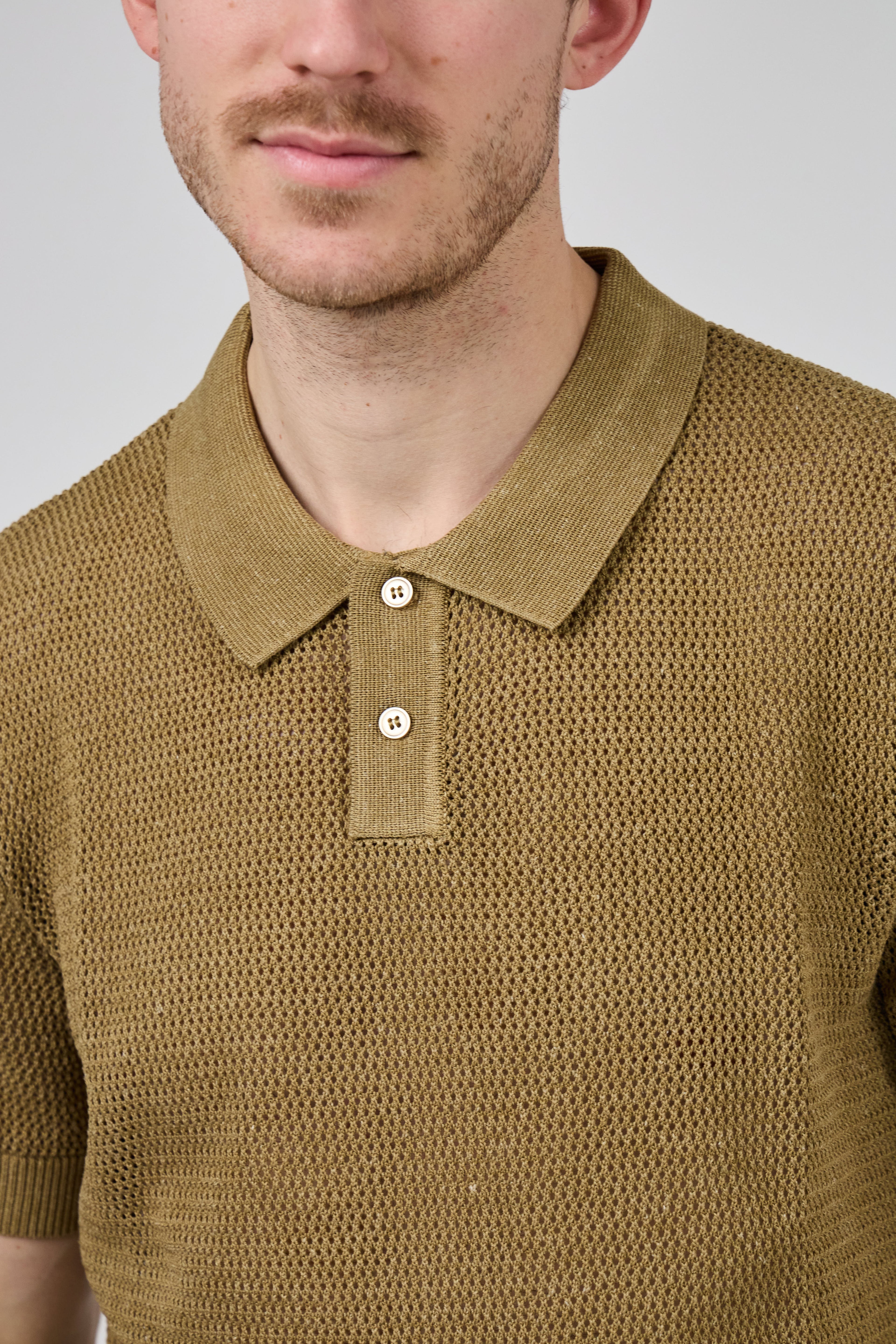 Polo homme à manches courtes au design texturé élégant