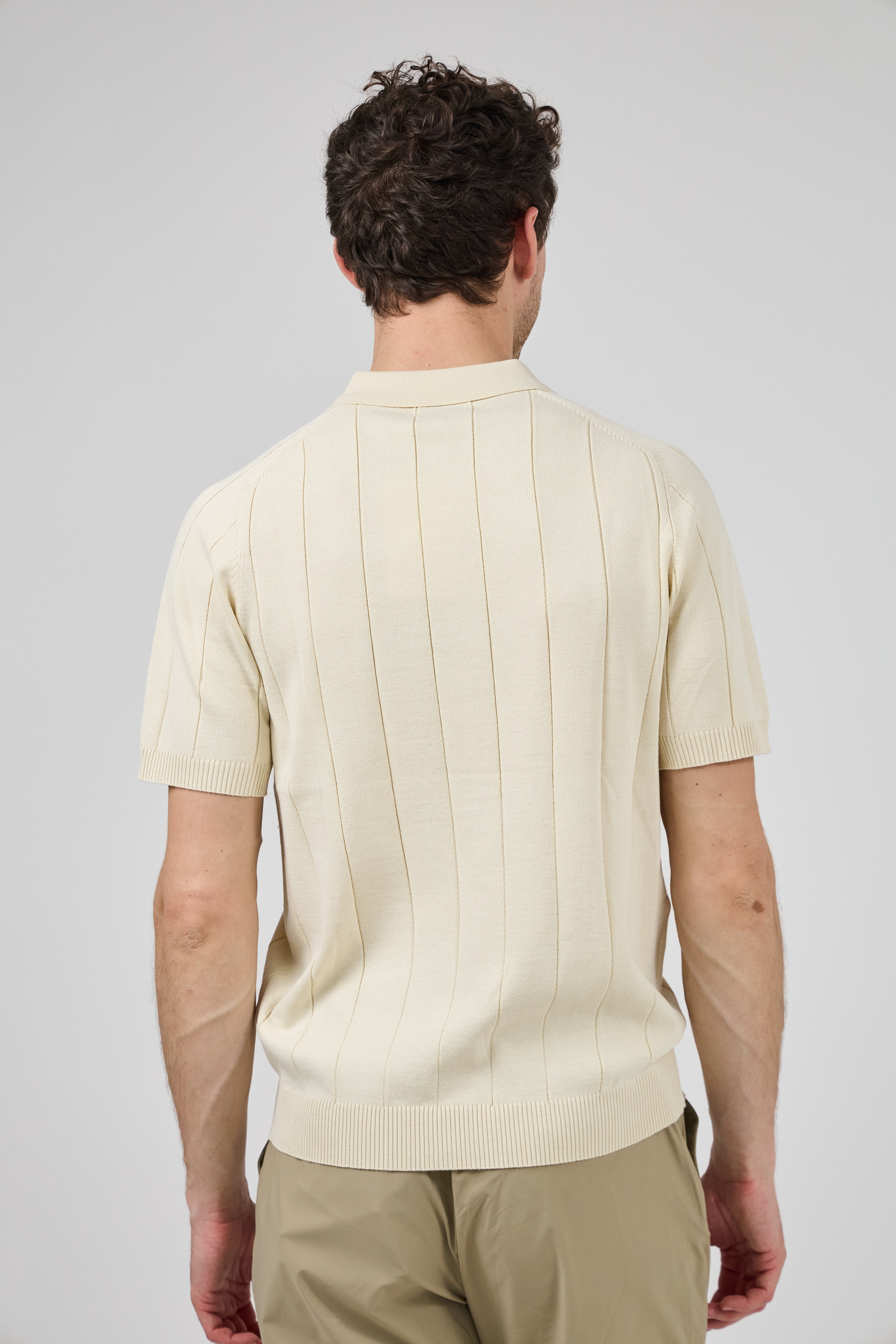 Polo en maille Homme à Manches Courtes avec Motif Vertical Élégant