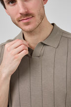 Polo en maille Homme à Manches Courtes avec Motif Vertical Élégant