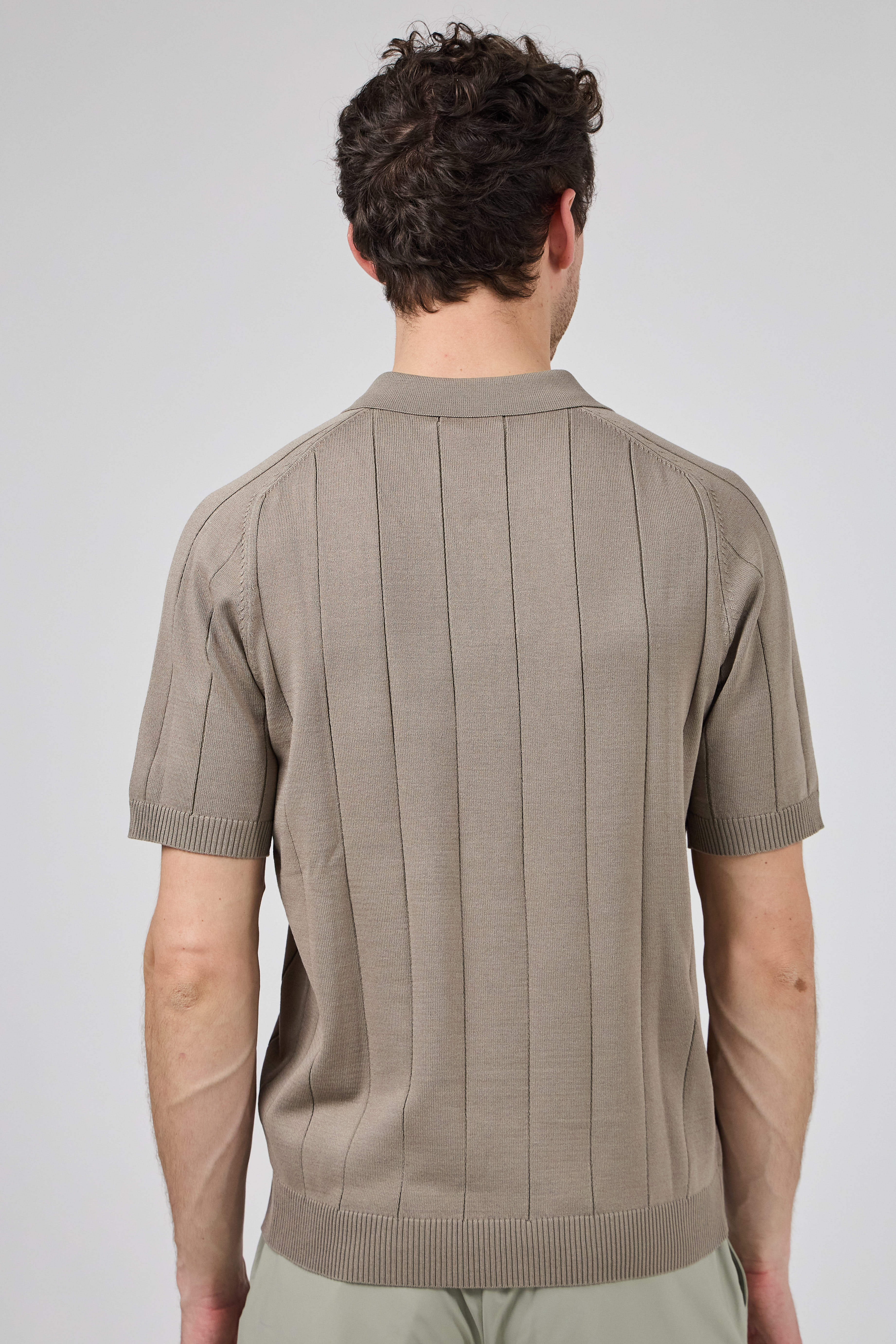 Polo en maille Homme à Manches Courtes avec Motif Vertical Élégant
