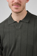 Polo en maille Homme à Manches Courtes avec Motif Vertical Élégant