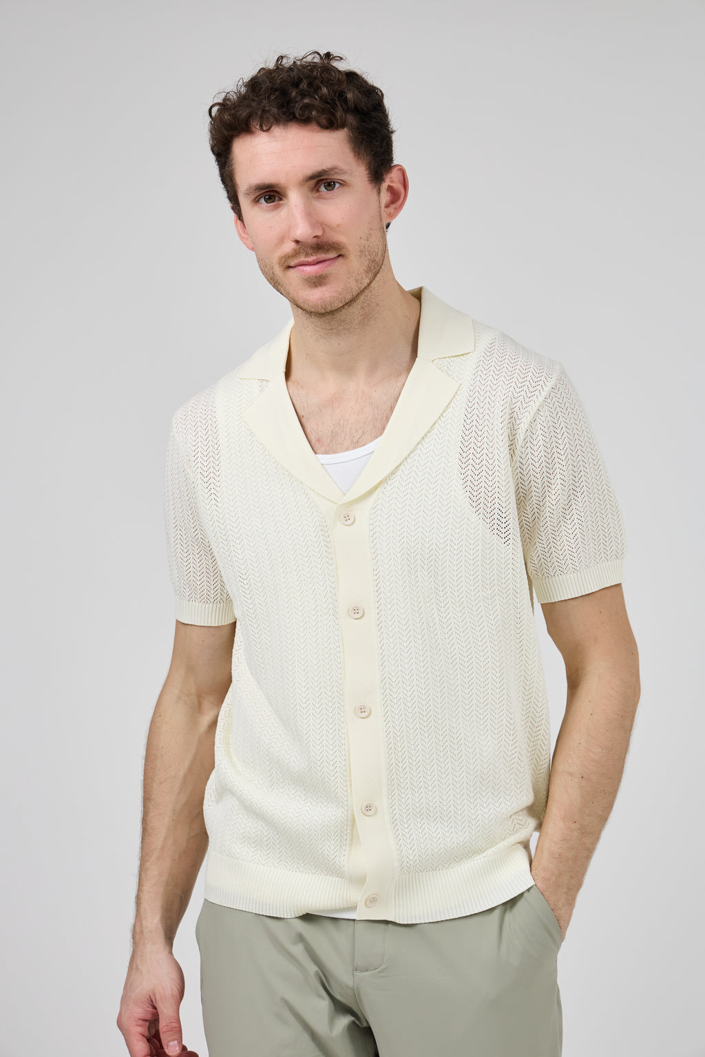 Chemise en maille à manches courtes avec fermeture boutonnée