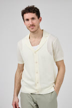 Chemise en maille à manches courtes avec fermeture boutonnée