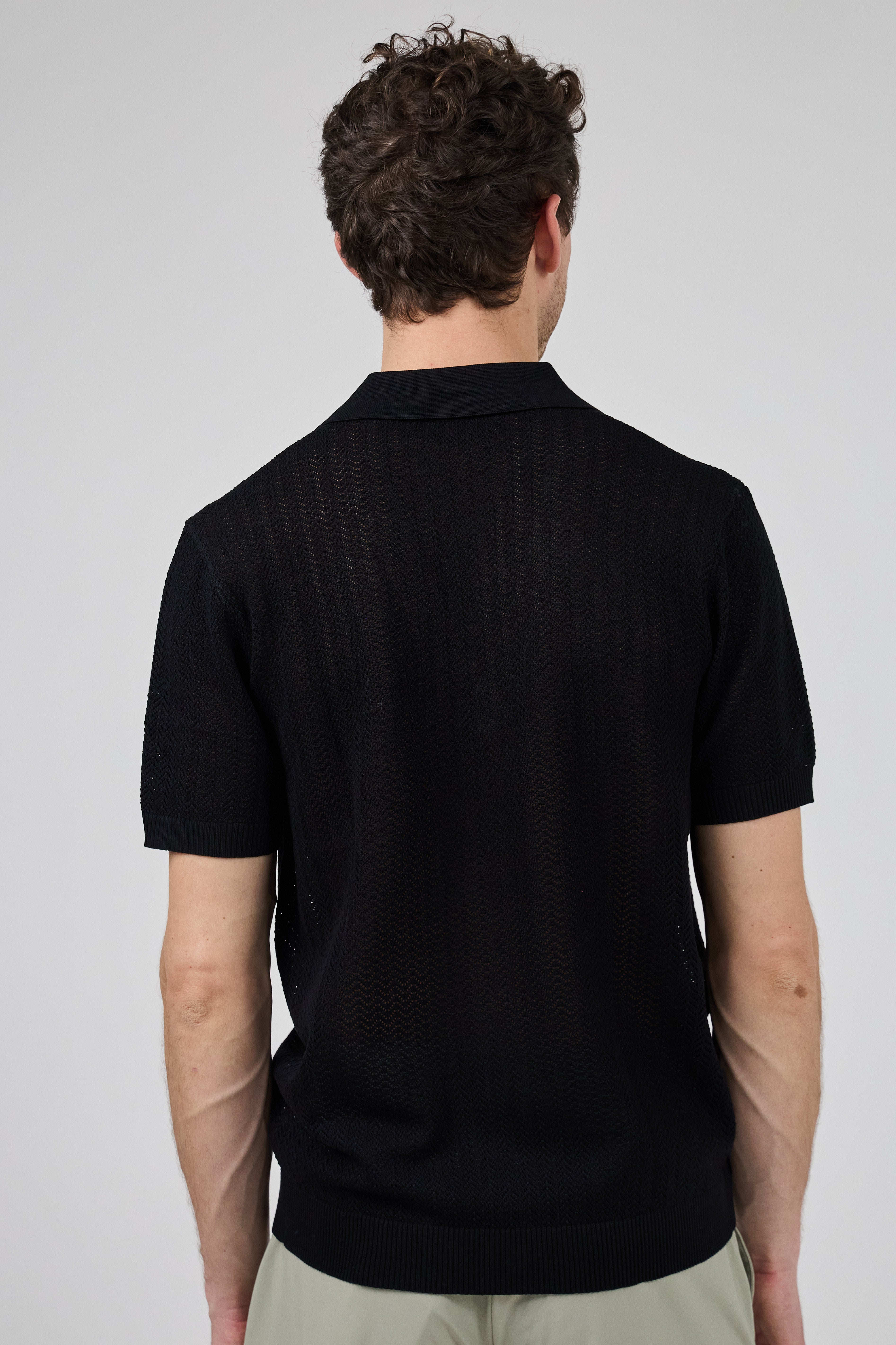 Chemise en maille à manches courtes avec fermeture boutonnée