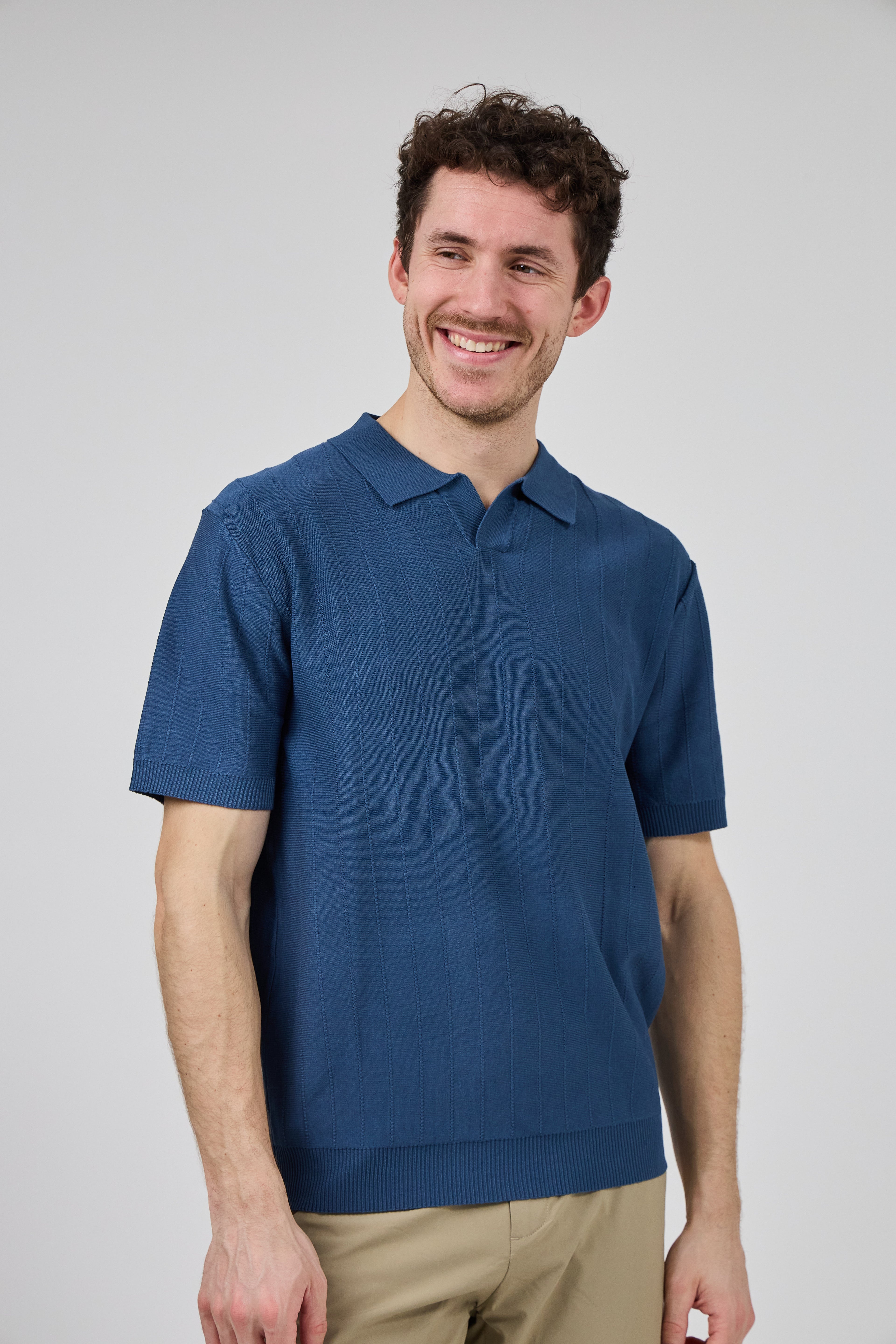 Polo en maille Homme à Manches Courtes au Style Élégant
