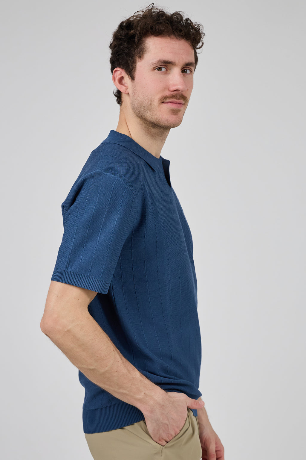 Polo en maille Homme à Manches Courtes au Style Élégant
