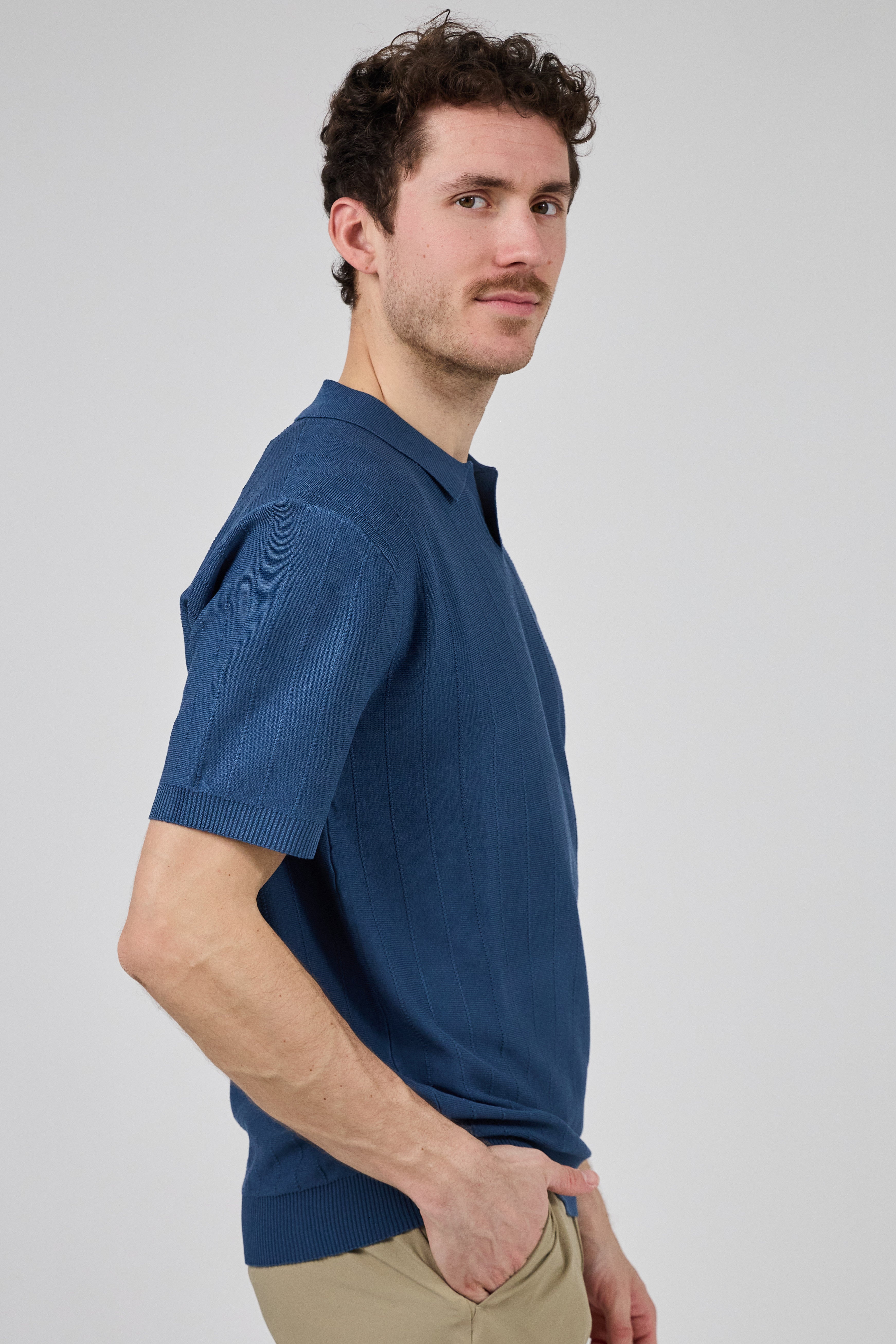 Polo en maille Homme à Manches Courtes au Style Élégant