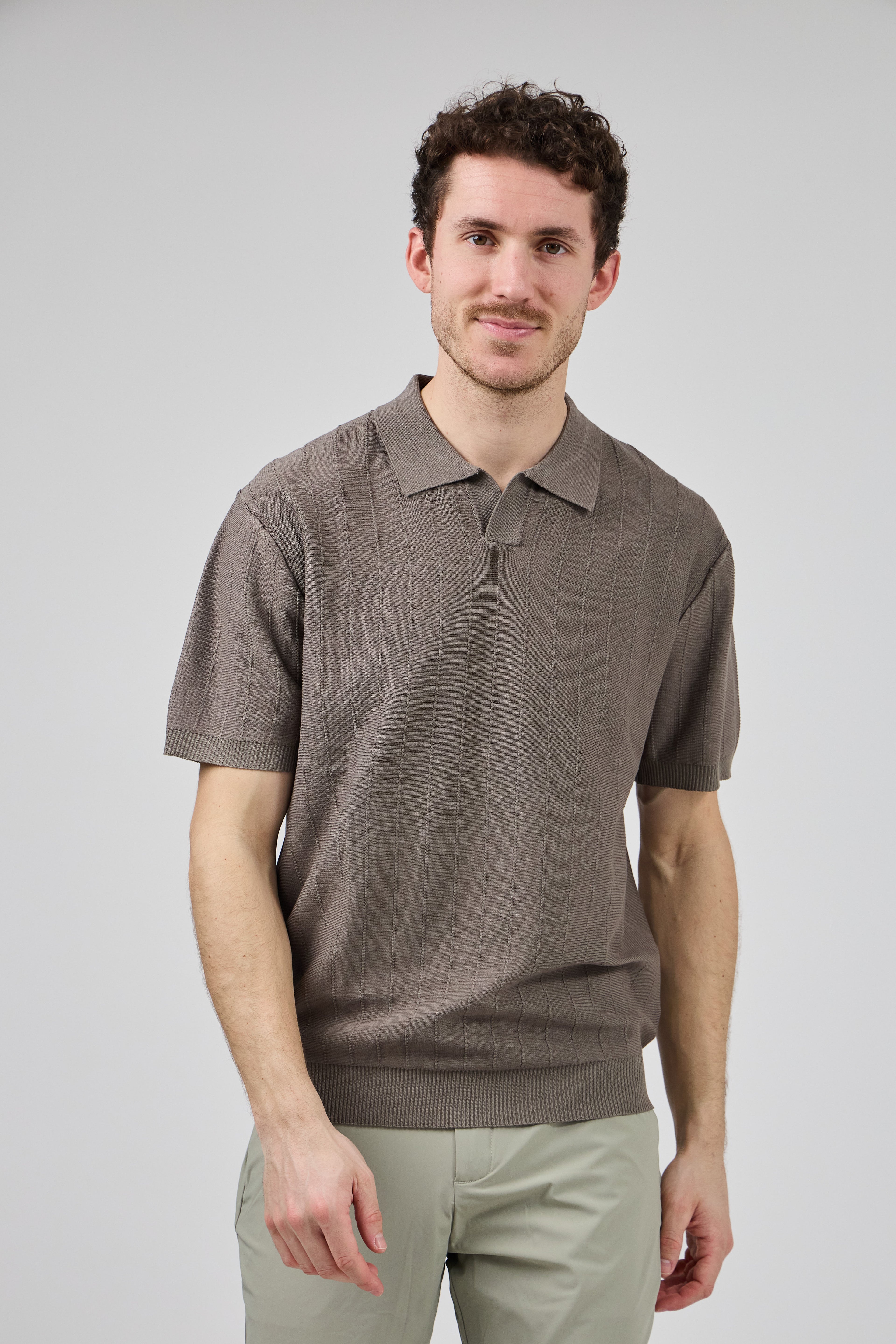 Polo en maille Homme à Manches Courtes au Style Élégant