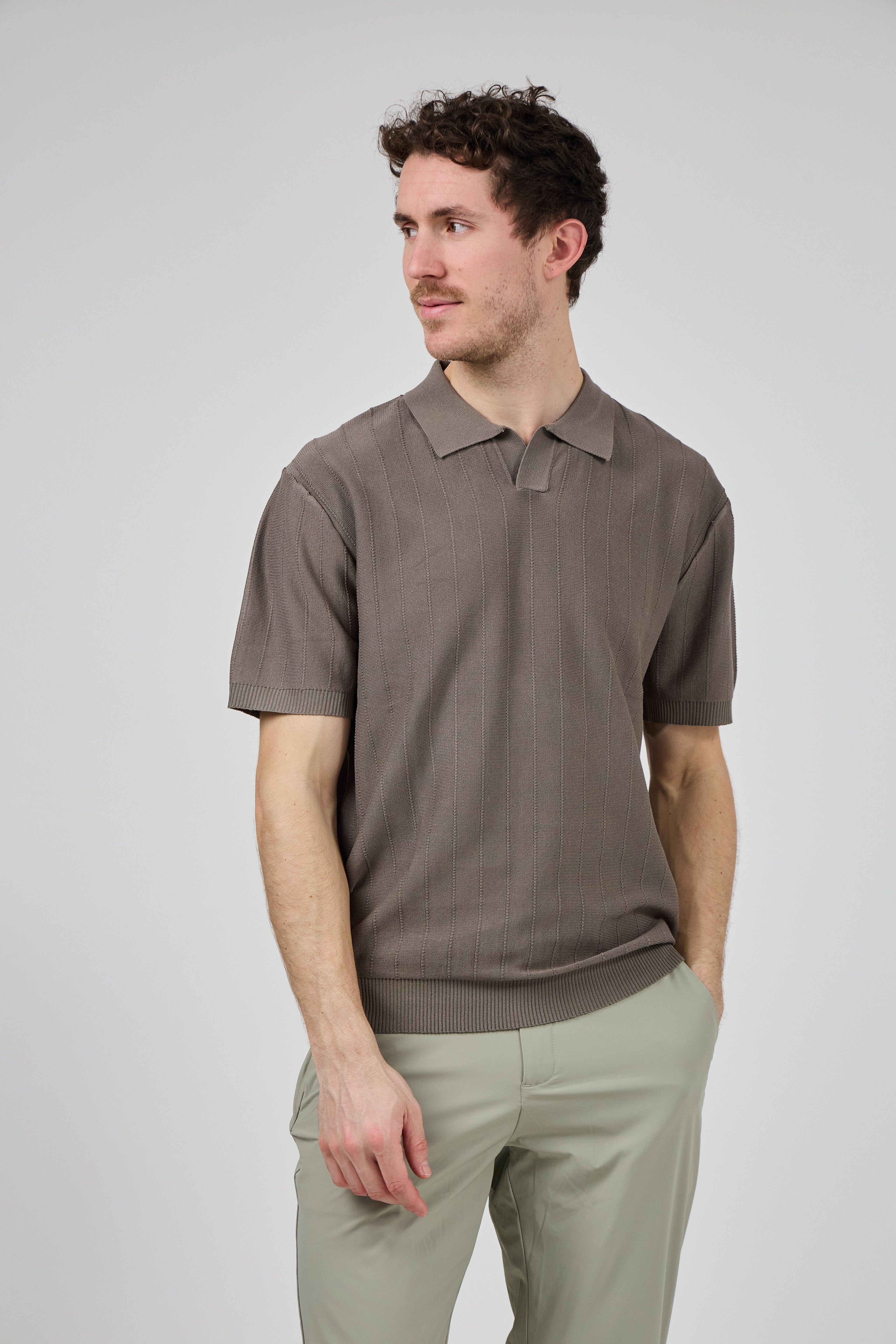 Polo en maille Homme à Manches Courtes au Style Élégant