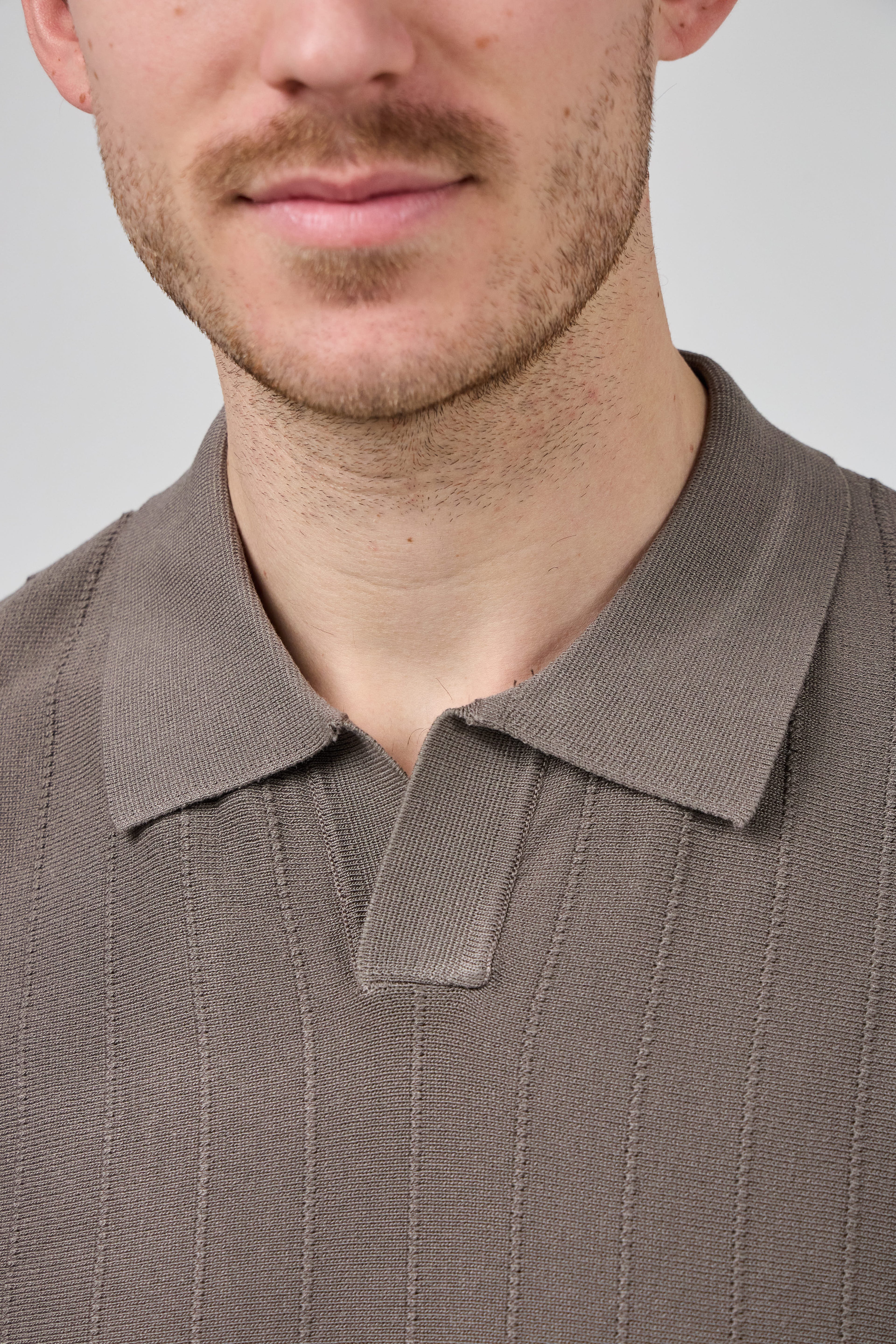 Polo en maille Homme à Manches Courtes au Style Élégant