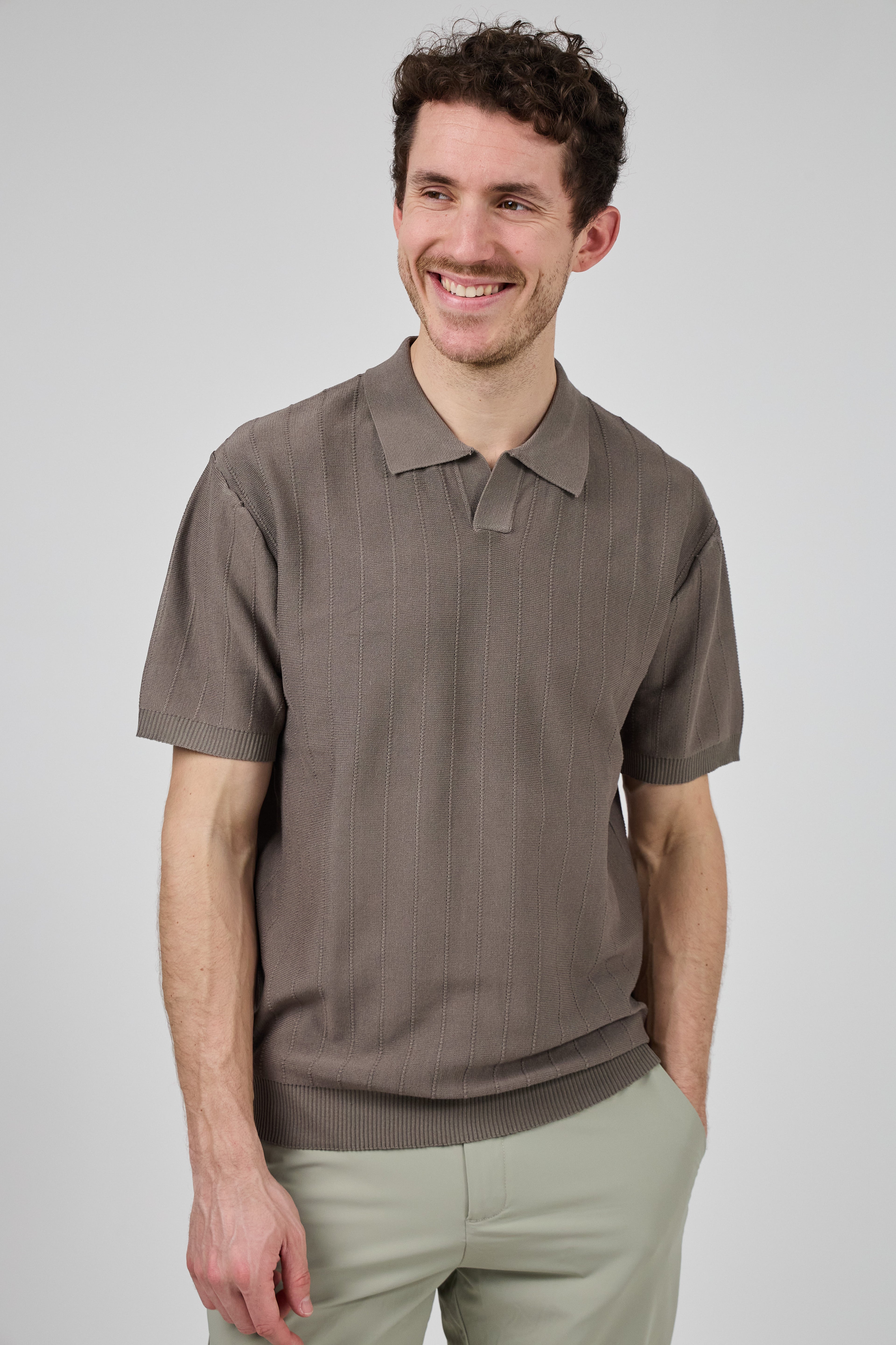 Polo en maille Homme à Manches Courtes au Style Élégant