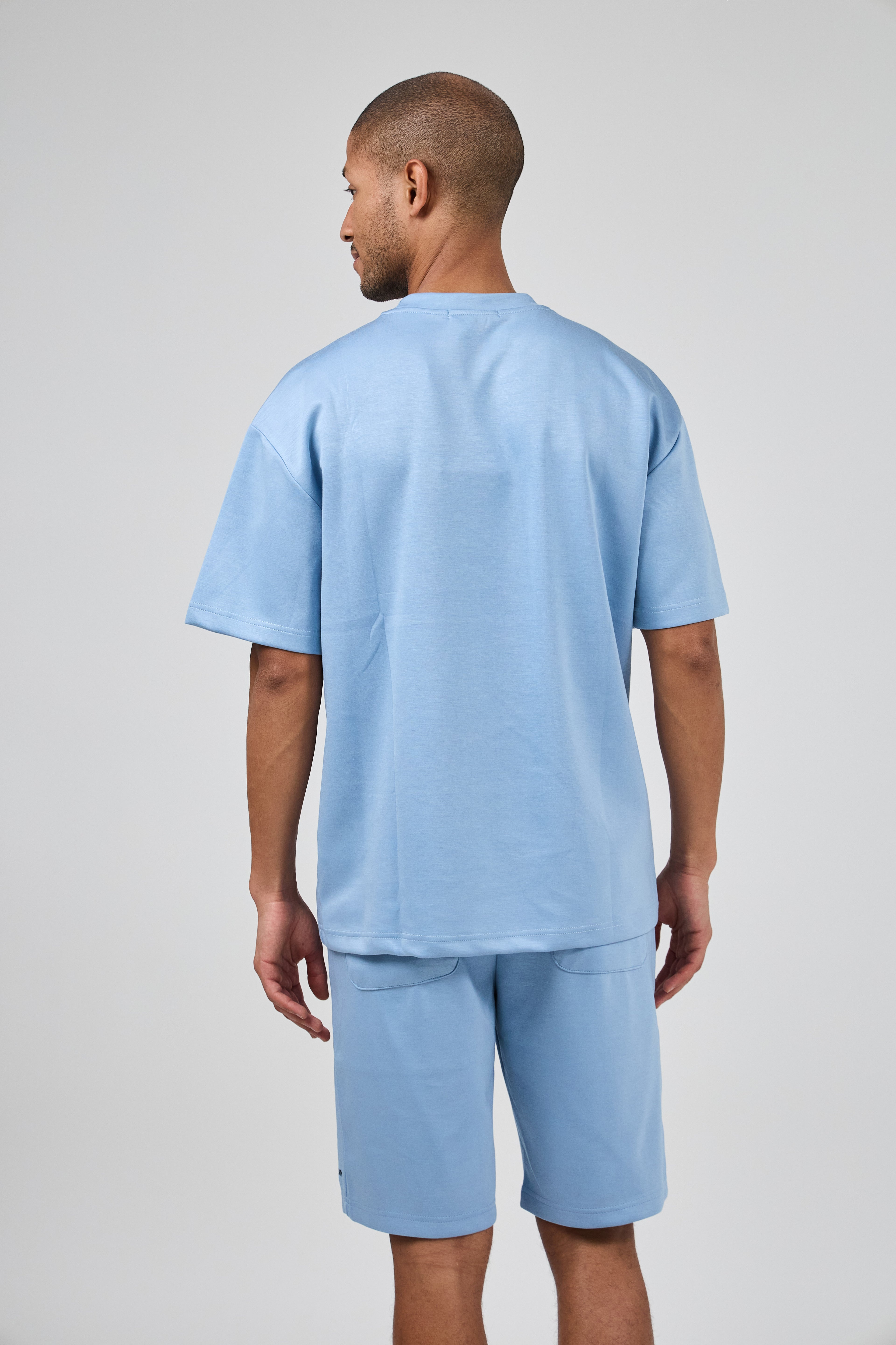Ensemble décontracté pour homme avec t-shirt et short