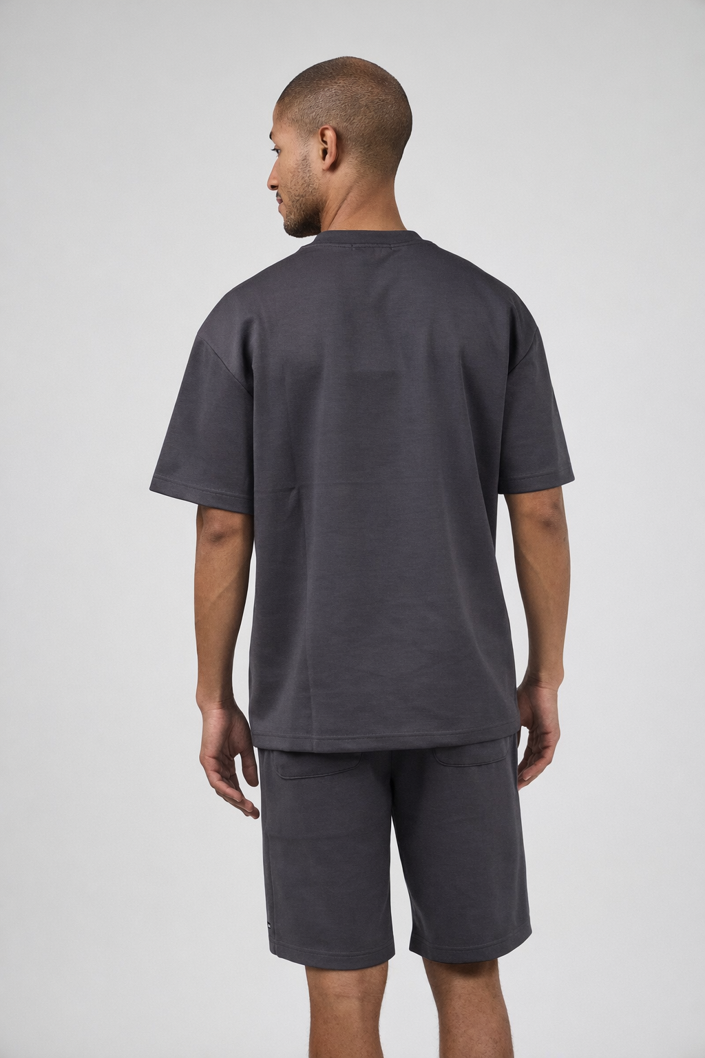 Ensemble décontracté pour homme avec t-shirt et short