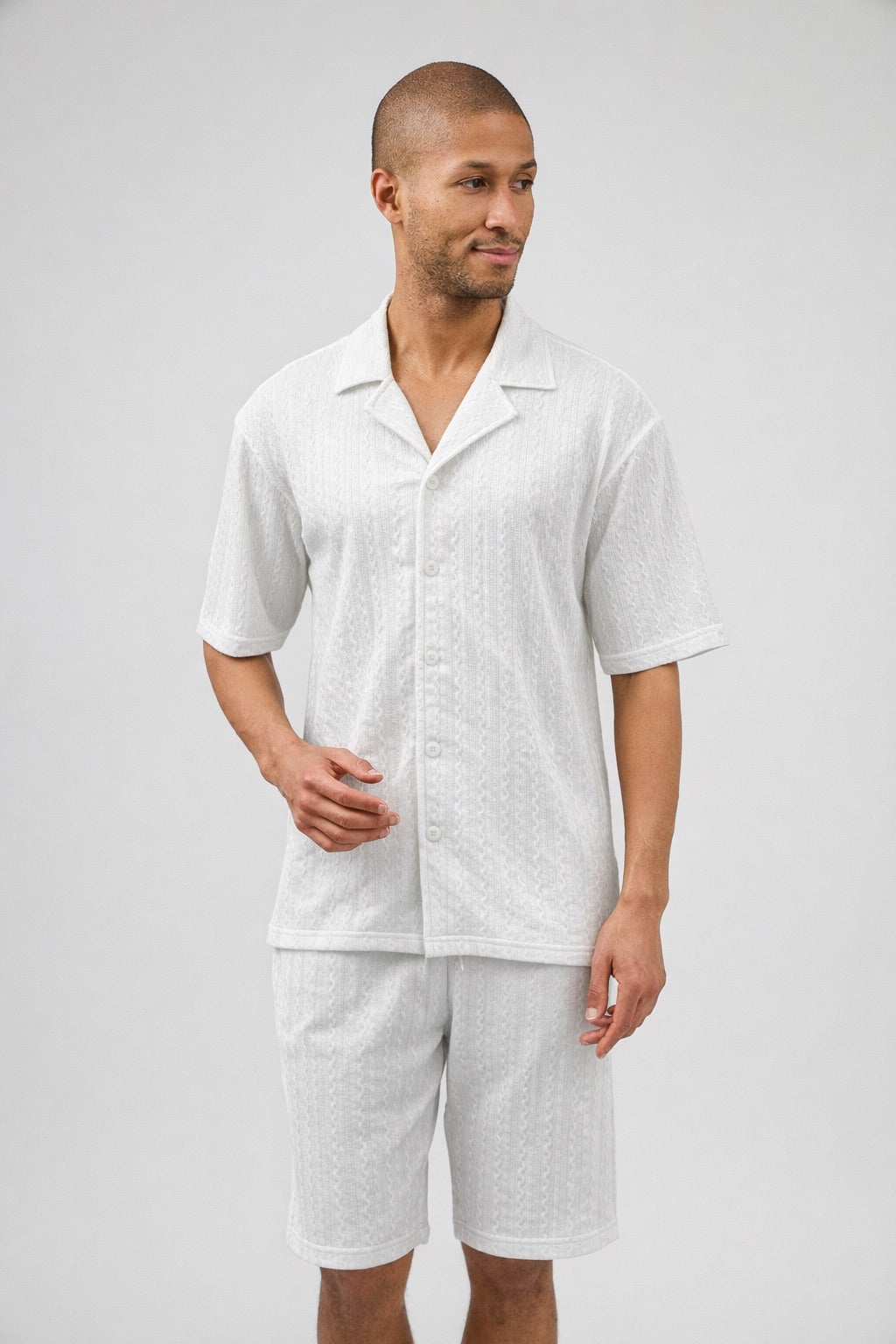 Ensemble homme chemise à manches courtes boutonnée et short