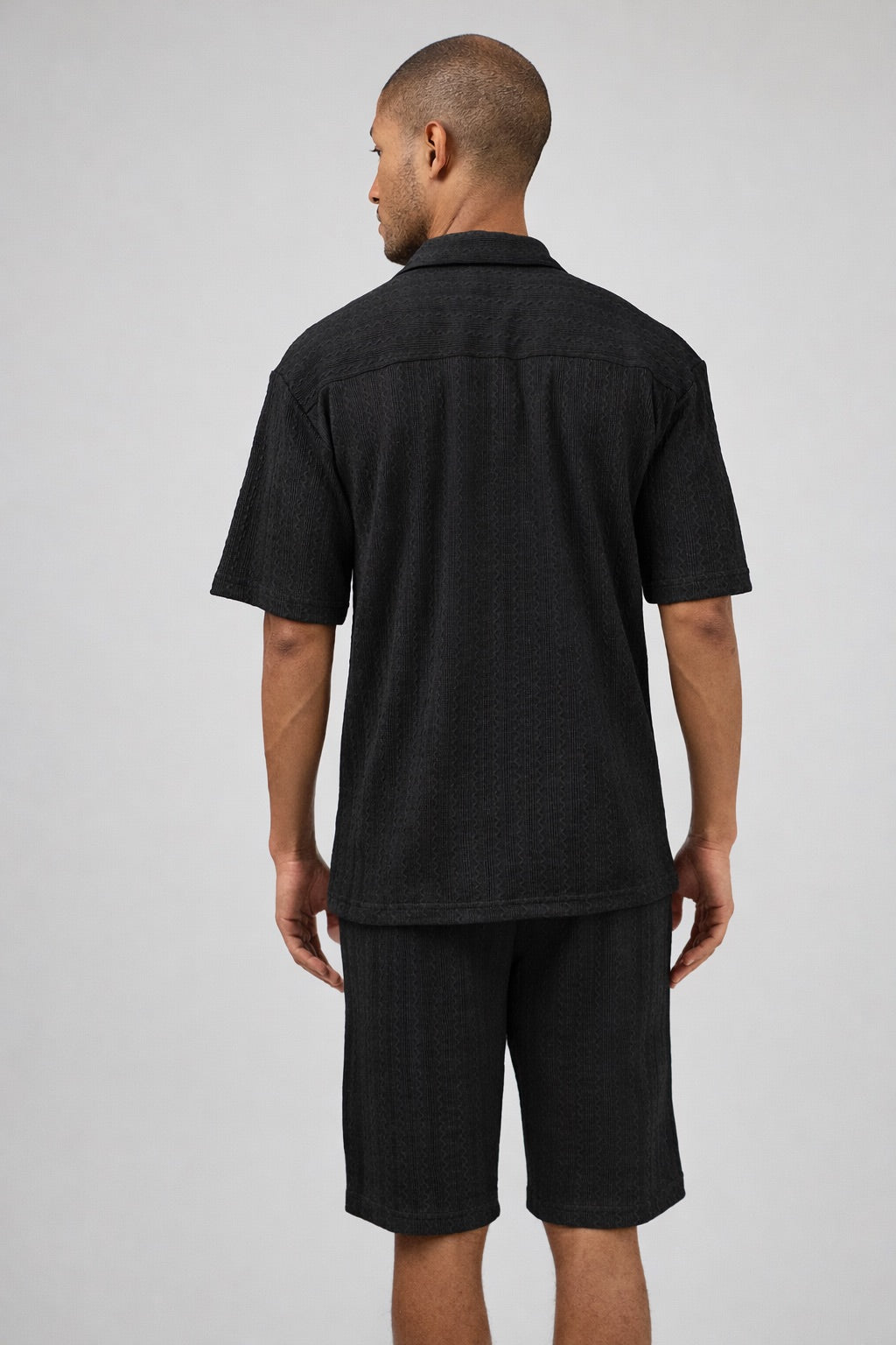 Ensemble homme chemise à manches courtes boutonnée et short