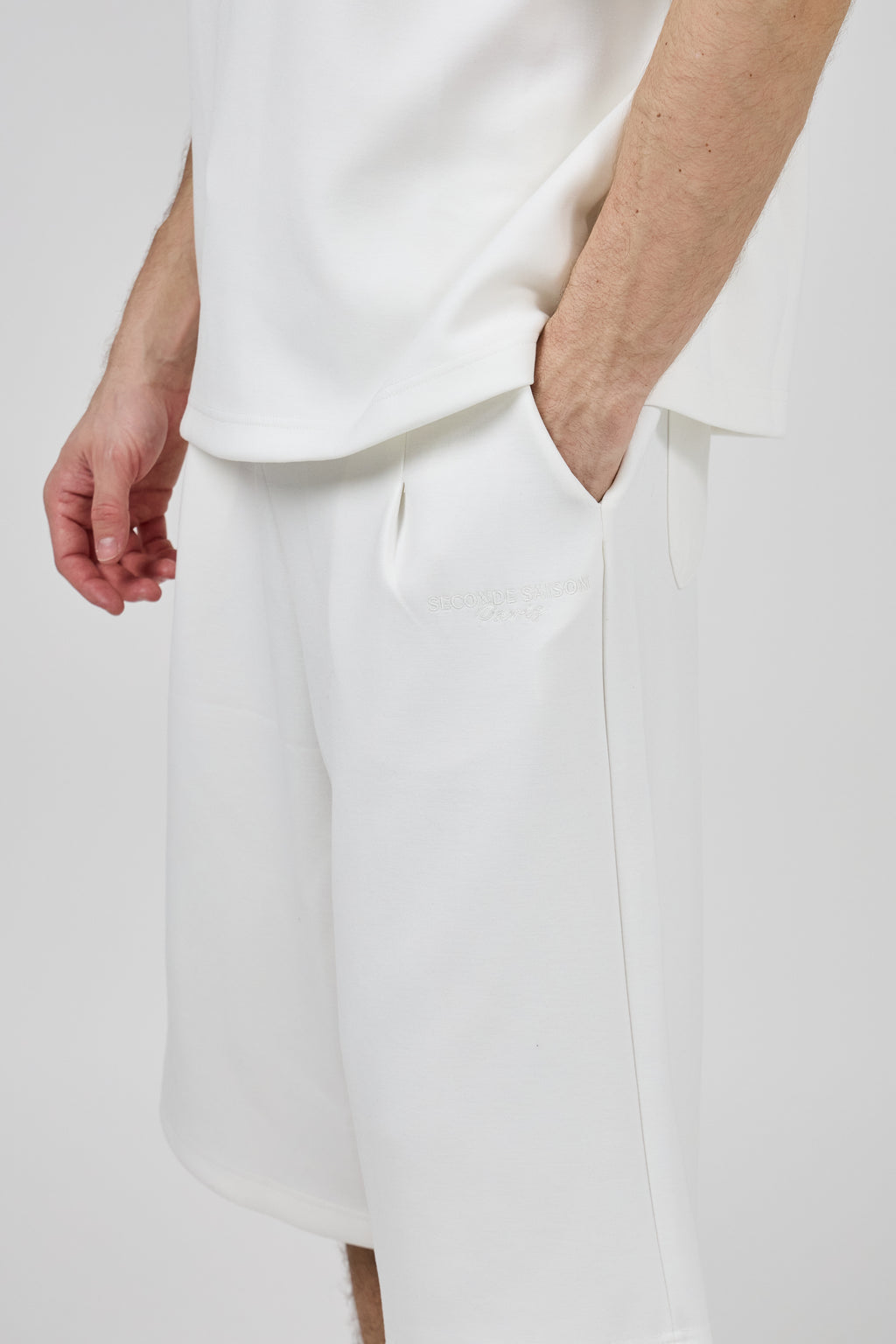 Ensemble avec Haut Ample et Short Large