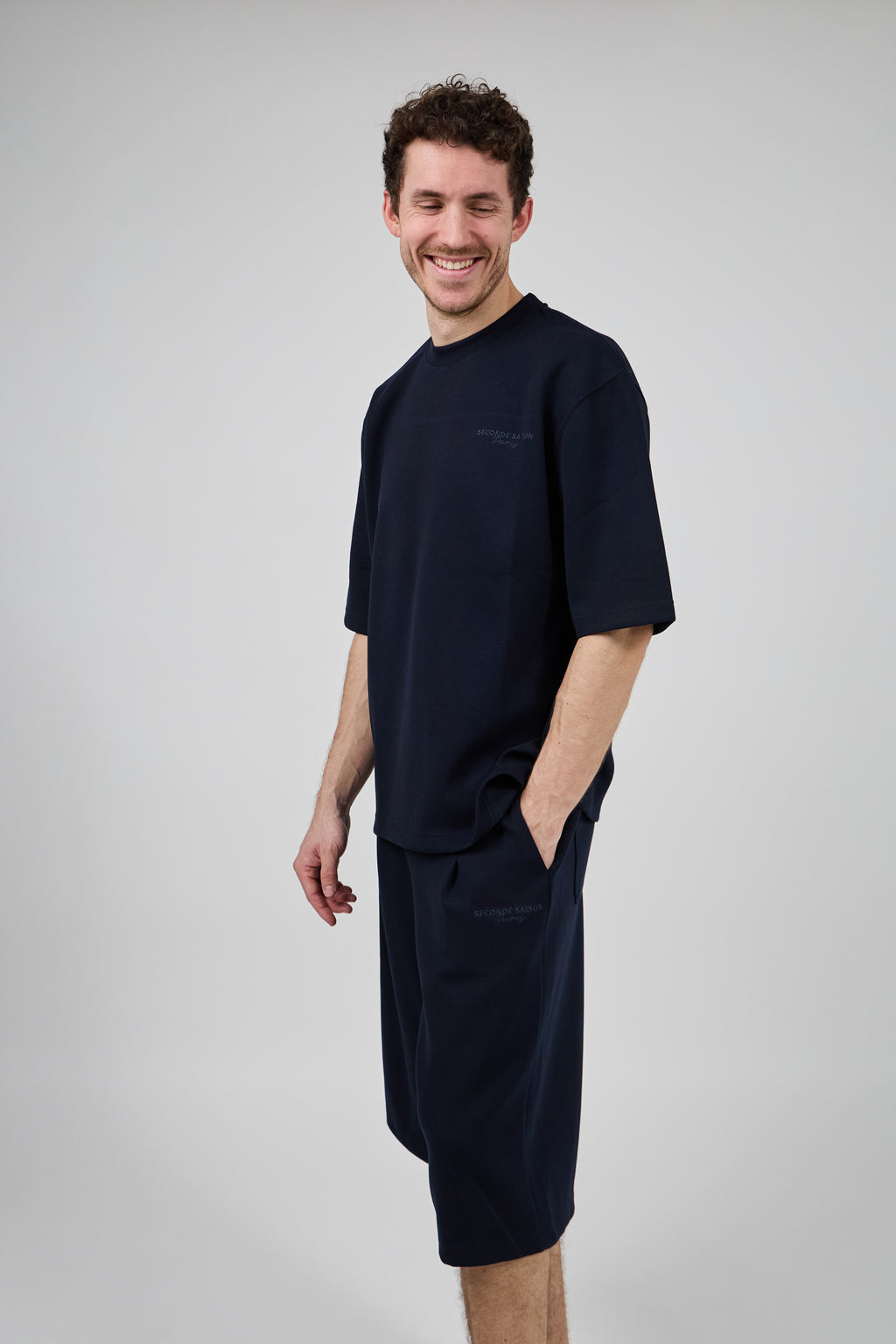 Ensemble avec Haut Ample et Short Large