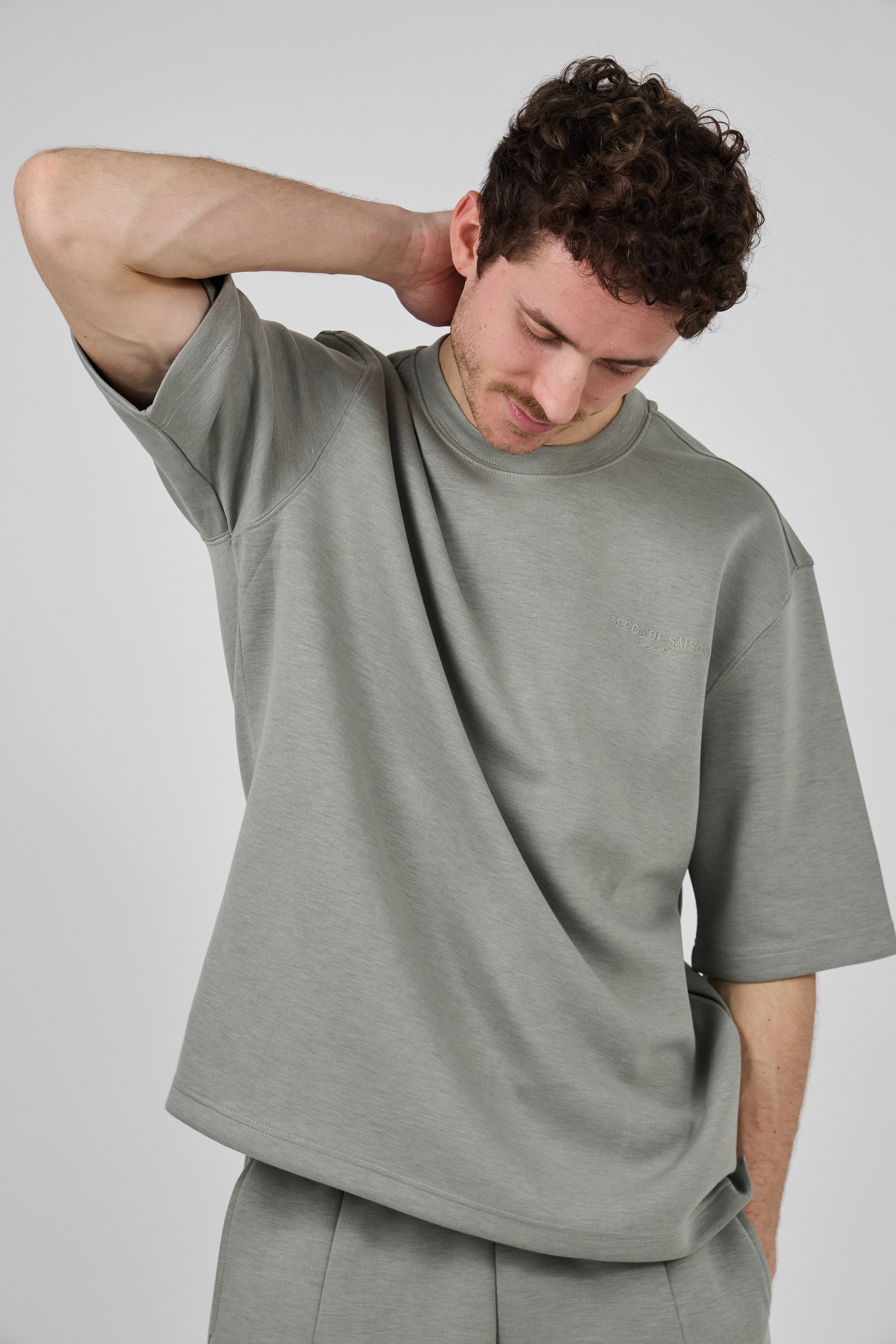 Ensemble avec Haut Ample et Short Large