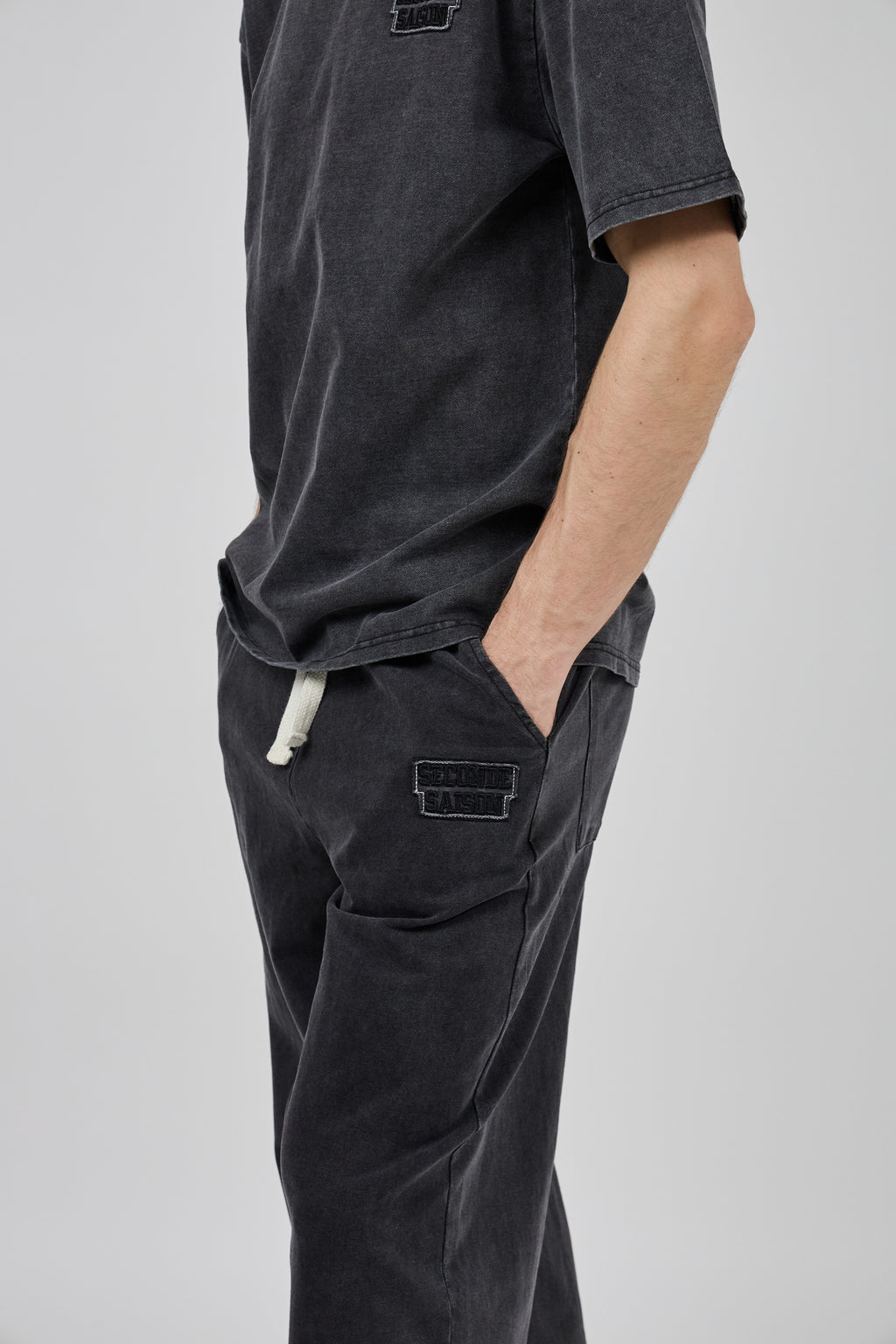 Ensemble délaver pour homme avec t-shirt et pantalon