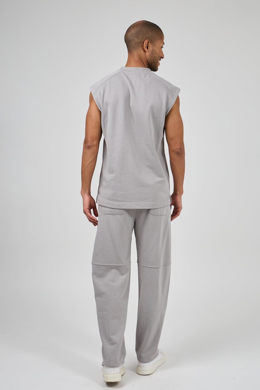 Ensemble décontracté pour homme avec haut sans manches et pantalon