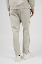 Ensemble sportif pour homme avec veste zippée et pantalon assorti